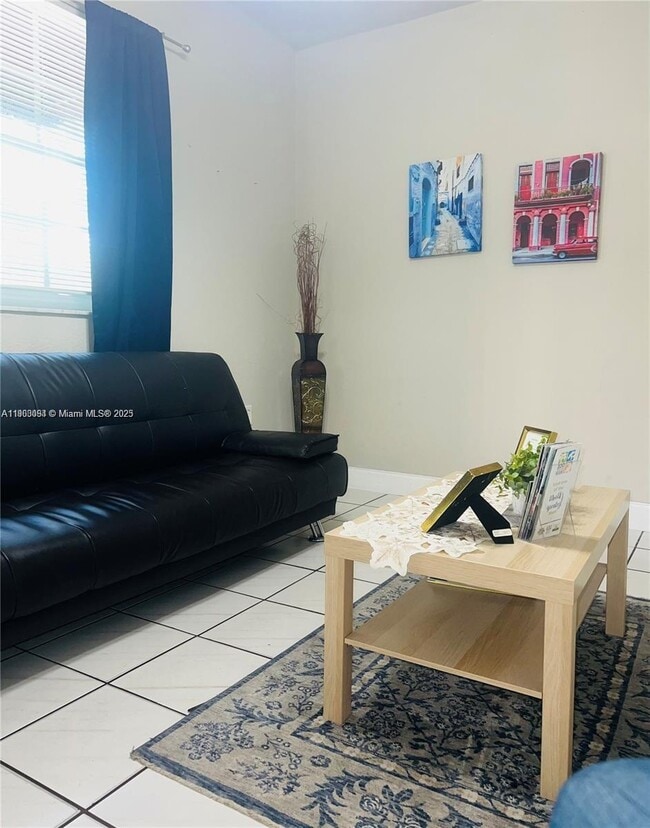 Primary Photo - 2525 NW 33rd St