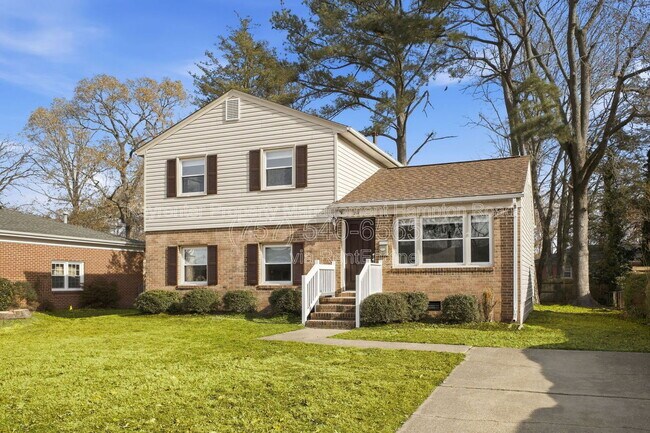 Building Photo - 211 Madrid Dr