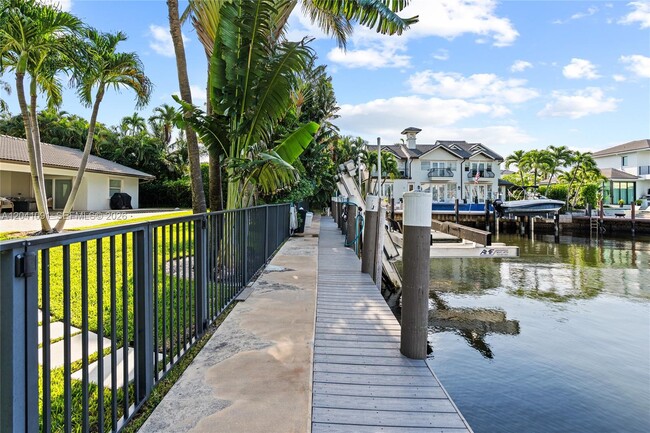 Building Photo - 18 Eleuthera Dr