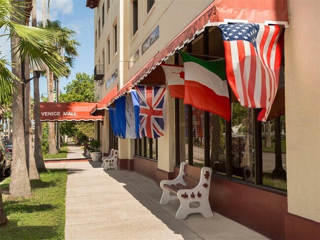 Building Photo - 4437 Corso Venetia Blvd