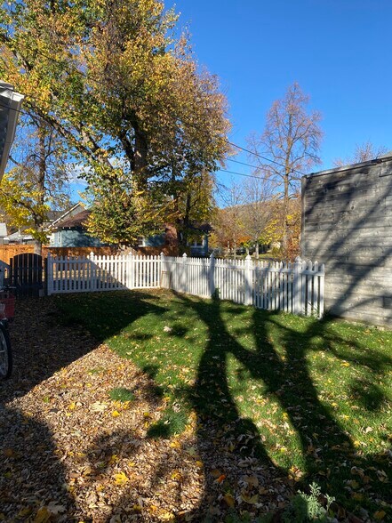 Building Photo - 1509 West Hazel Street