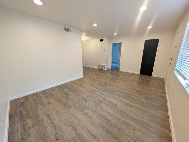 Building Photo - 1619 Carlisle Ct