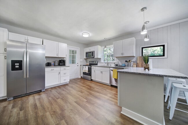 Building Photo - 6215 Robinson Church Rd