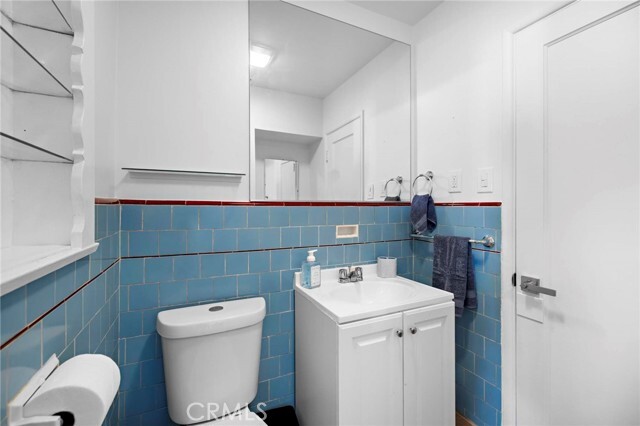 Building Photo - 720 E Foothill Blvd