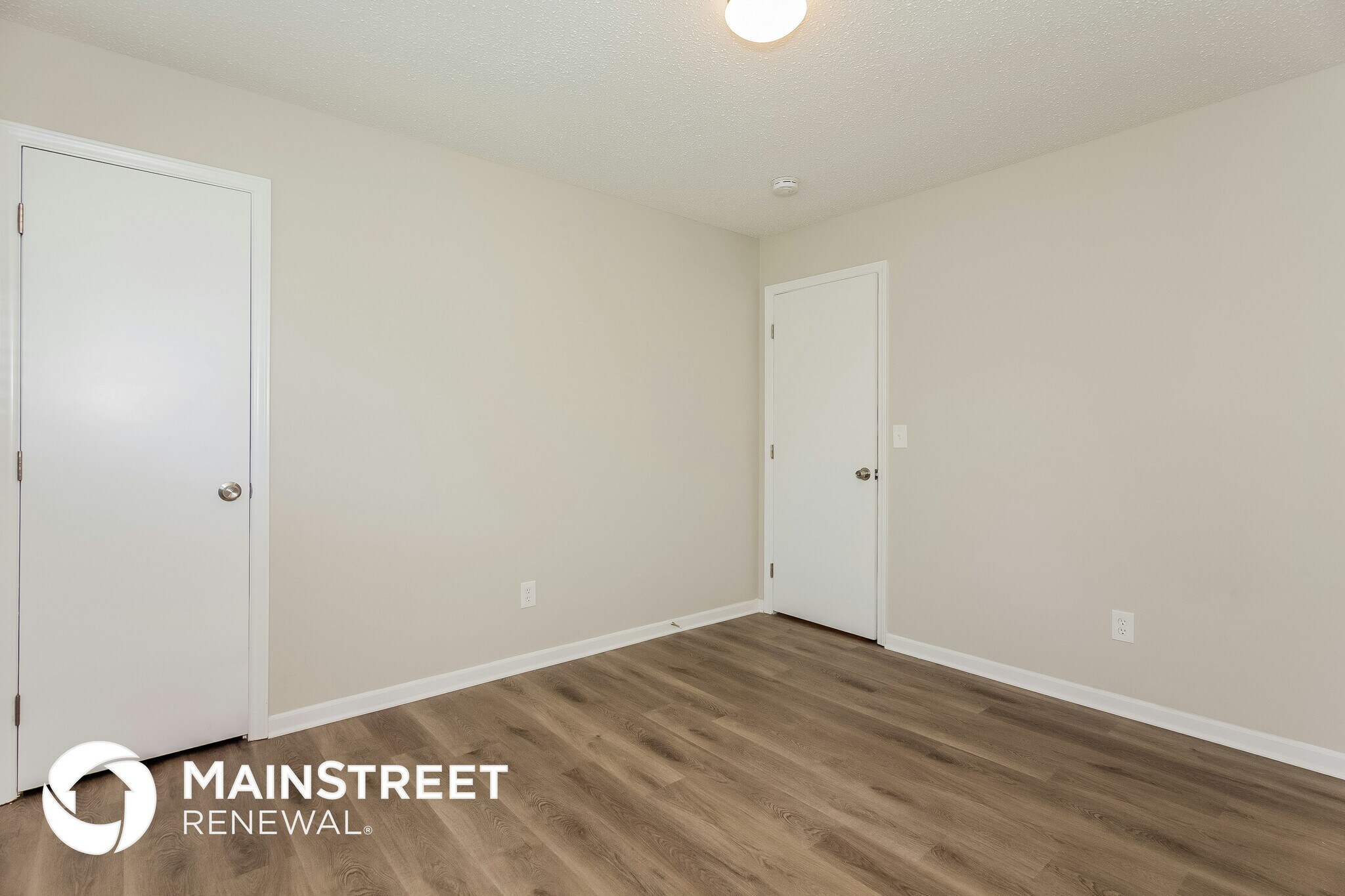 Building Photo - 2419 Sandlewood Dr