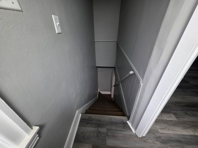 Building Photo - 505 Harker St