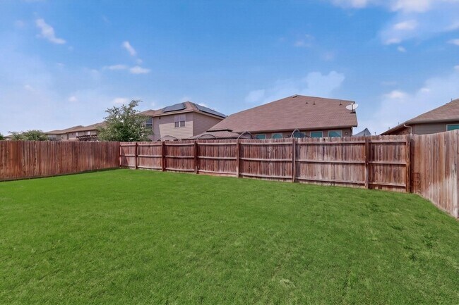 Building Photo - 6212 Topsail Dr