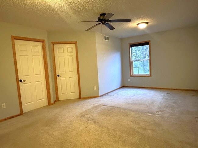 Building Photo - 11448 Town Center Dr