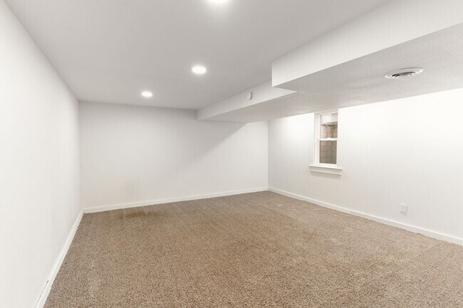 Building Photo - 2625 Gunnison St