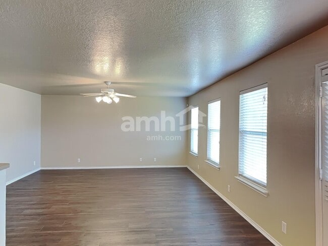 Building Photo - 104 Harness Ln