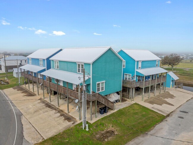 Building Photo - 461 Lake Breeze Rd