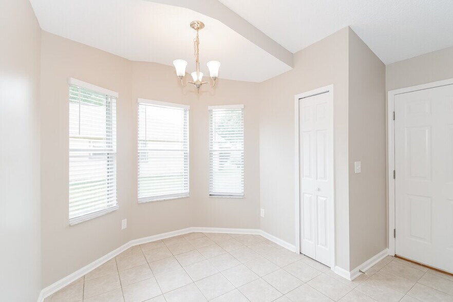 Building Photo - 2115 Orangewood St