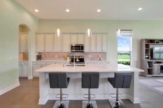 Building Photo - 17001 SW Sapri Way