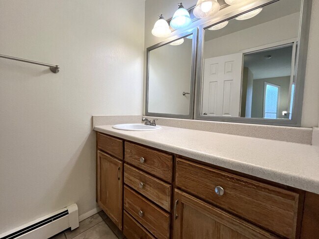 Building Photo - Bright 3BR Condo in Central Fort Collins with Parking| $300 Off First Month