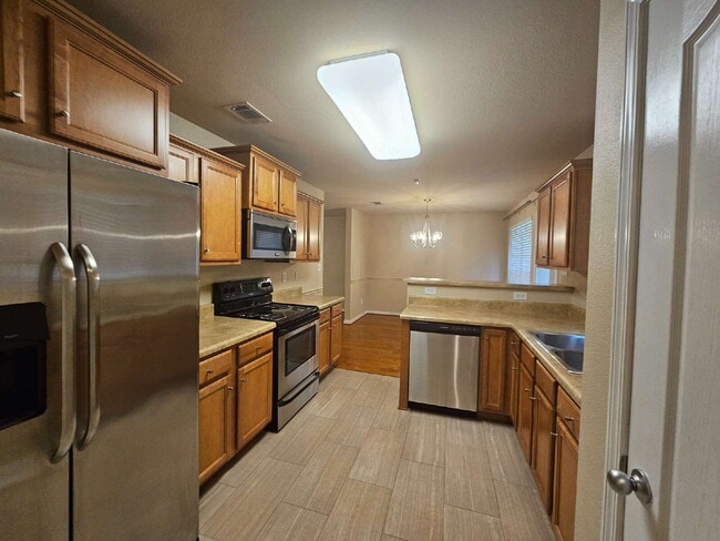 Building Photo - Beautiful Craftsman-Style Home in the Heart of Pensacola