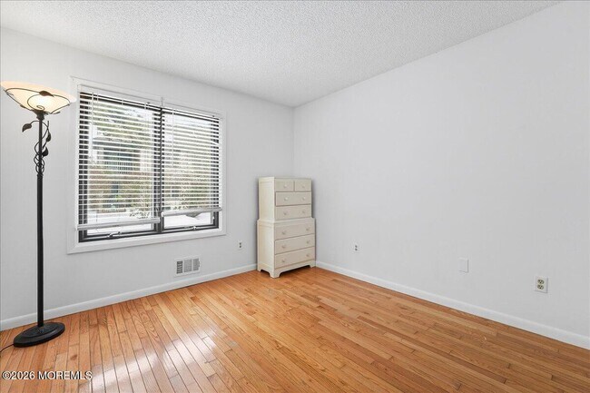 Building Photo - 3431 Bridge Ave