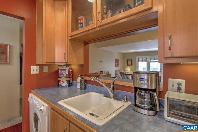 Building Photo - 1640 Garden Ct
