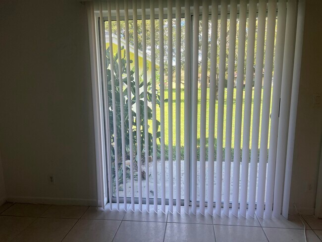 Building Photo - 1174 The 12th Fairway