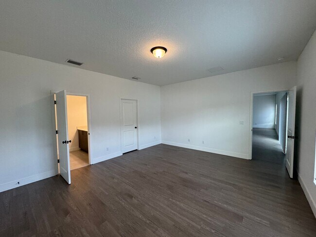 Building Photo - BEAUTIFUL 4 BD/2 BA Home in Palm Bay! Great Location!