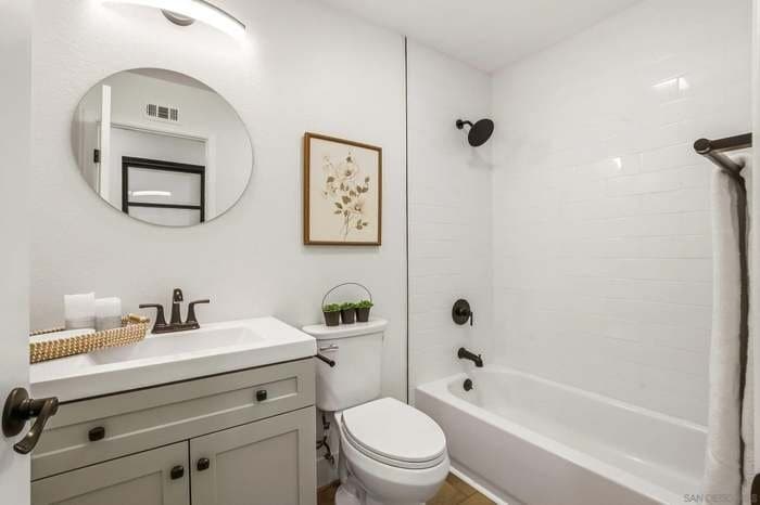 Building Photo - 8921 Revelstoke Way