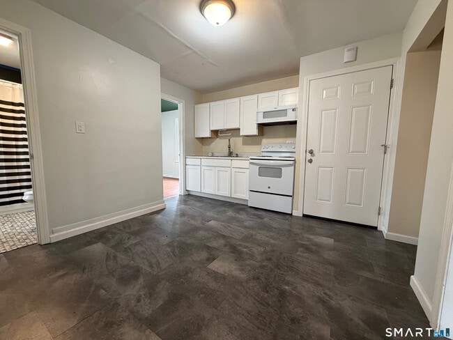 Building Photo - 244 Main St