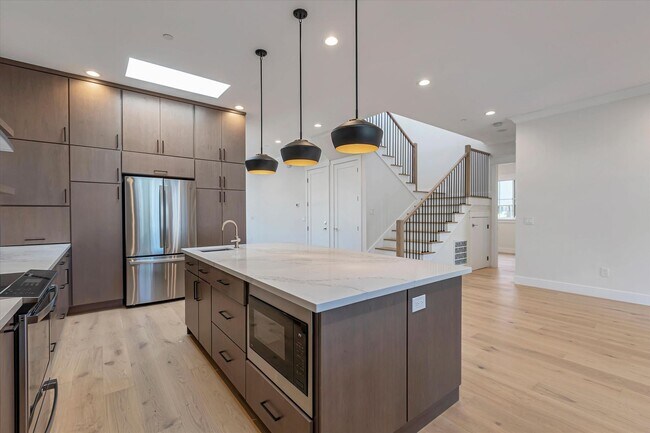Building Photo - Newer High-Tech Home | Top Schools | Great...