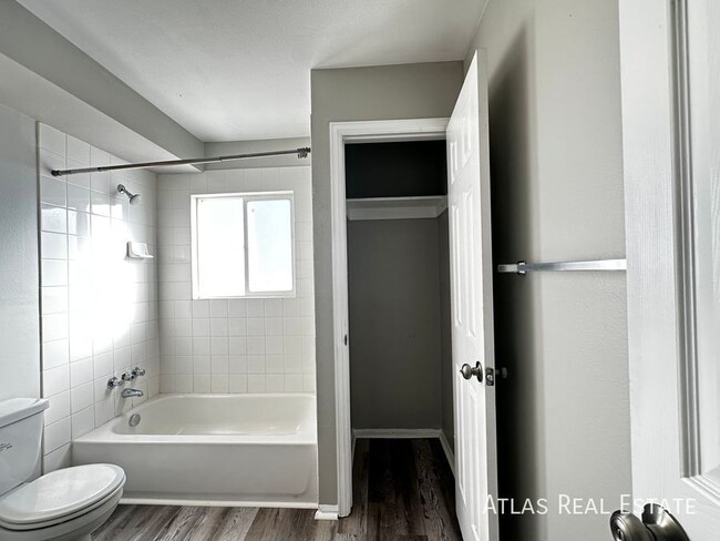 Building Photo - Nicely updated unit nestled in the foothil...