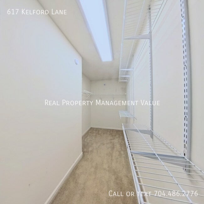 Building Photo - 617 Kelford Ln