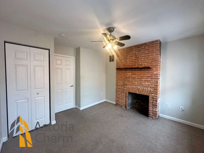 Building Photo - 3 Bedroom Home with Rooftop Views and Modern Finishes