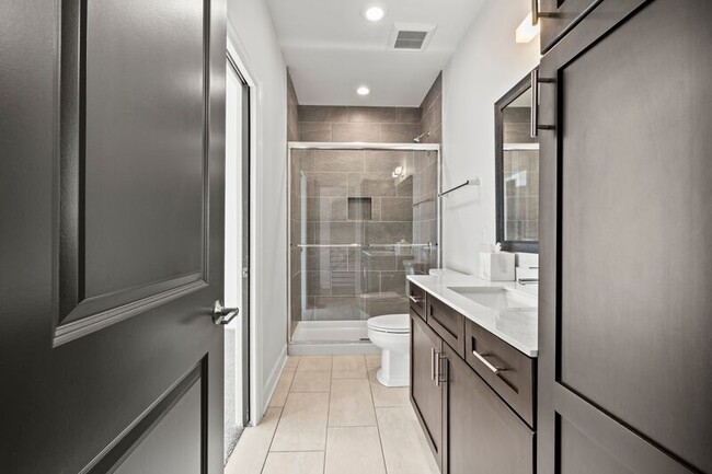 Building Photo - 297 Auden Ave