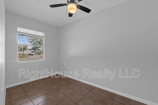 Building Photo - 2430 Tanglewood St