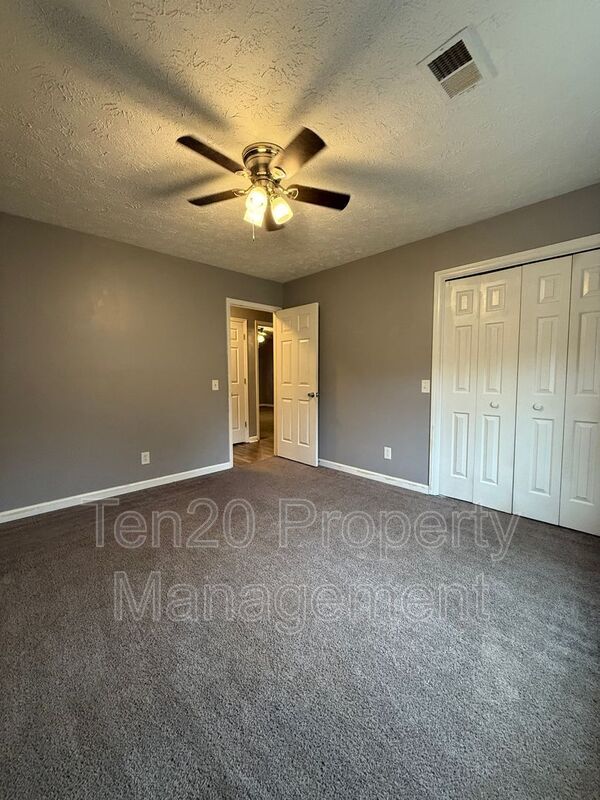 Building Photo - 6118 Abbey Dr