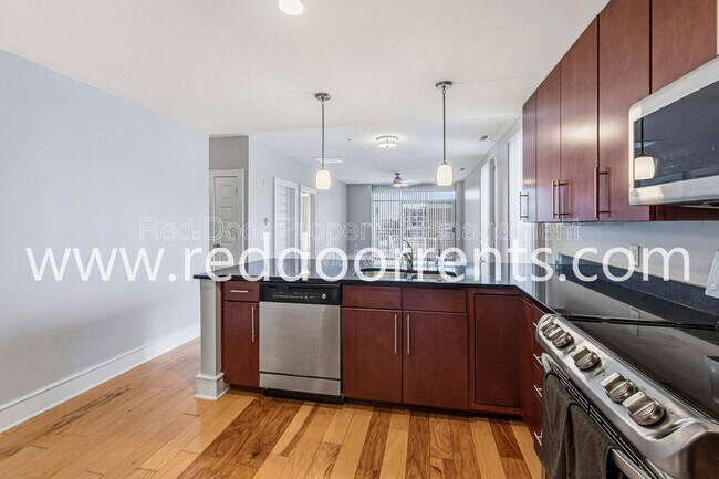 Building Photo - 802 N Meridian St