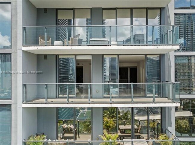 Building Photo - 88 SW 7th St