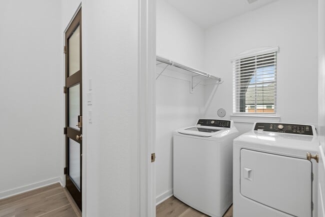 Building Photo - 7602 Zinnia Blossom Ln