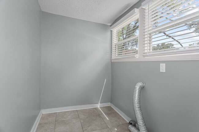 Building Photo - 3815 Wyoming St