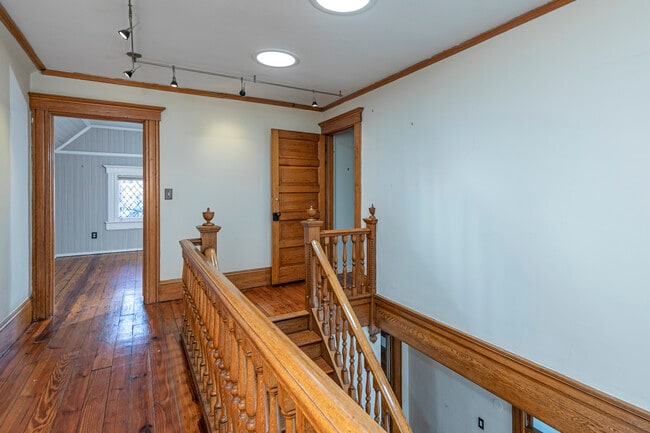 Building Photo - 54 Hodge Rd