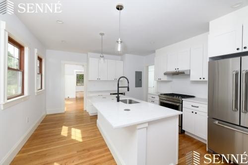 Building Photo - 3 bedroom in West Roxbury MA
