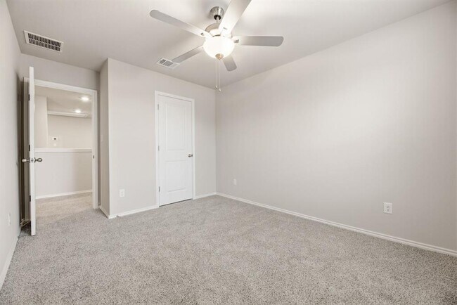 Building Photo - 12809 Village Spun Plz