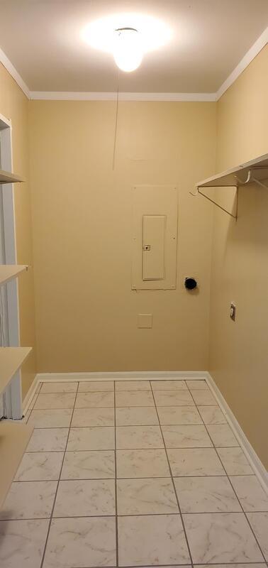 Building Photo - 4678 Royal Ridge Dr