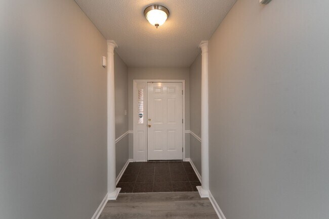 Building Photo - Updated 3 BR/2 BA - 10 Minutes From Gate 5 @ Ft. Gordon