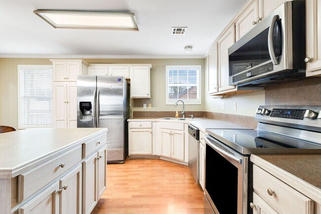 Building Photo - FOR RENT IN CHURCH POINT!