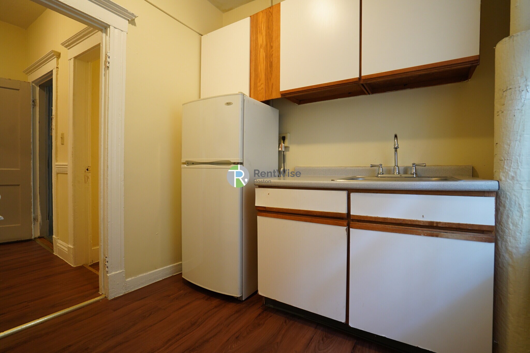 Building Photo - 161 Kelton St