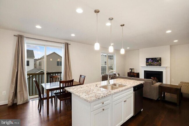 Building Photo - 13905 Bufflehead St