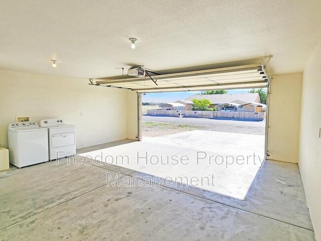 Building Photo - 1770 Pershing Ave