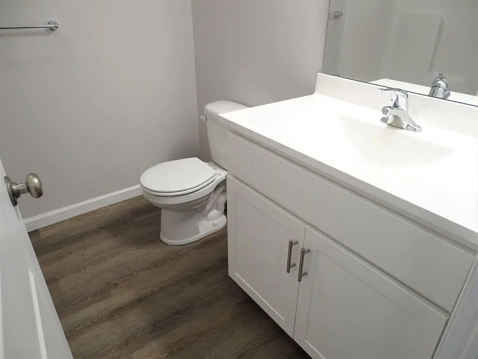 Building Photo - 5 Cobblestone Ct