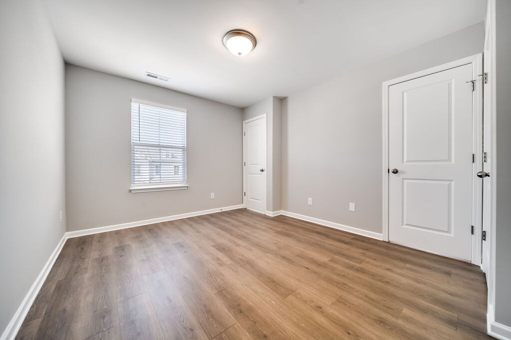 Building Photo - 348 Kristen Ct