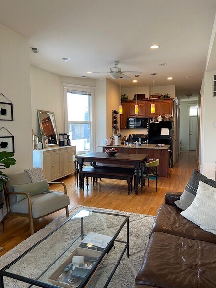 Front Room - 2129 W Potomac Ave