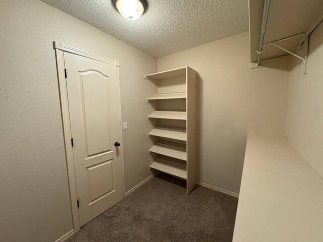 Building Photo - HOME FOR RENT ON THE EASTSIDE