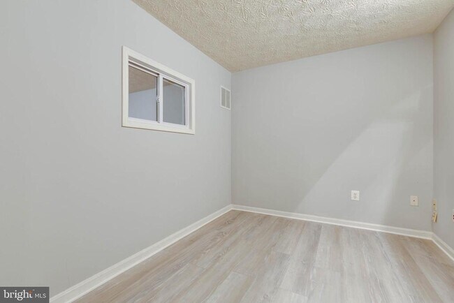 Building Photo - 3318 Hibiscus Ct